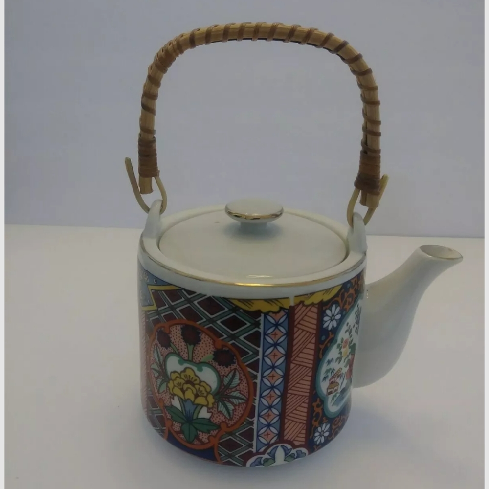 Imari Ware Vintage Gold Trim Porcelain Tea Pot With Bamboo Handle